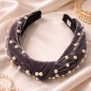 Elegant Pearl-Studded Velvet Headband ✨ Luxe Statement Piece